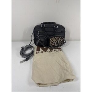 Michael Kors MK Signature Elliot Medium Utility Messenger Crossbody‎ Bag 10"